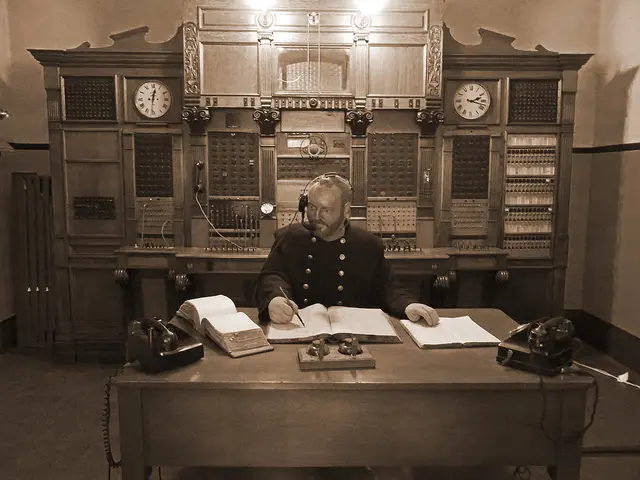 Easy Strategies for Consistently Late Individuals