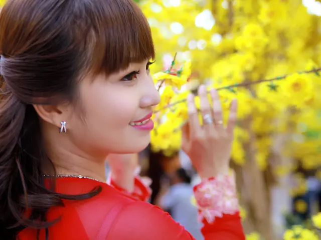 A Rescue Centre Alumnus, a Chinese woman, advances to a renowned postgraduate institution