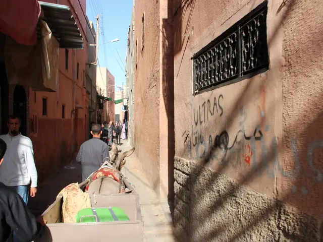 In this account, discover the identities of the actual Kaʻiana and the warrior noble who defied a...