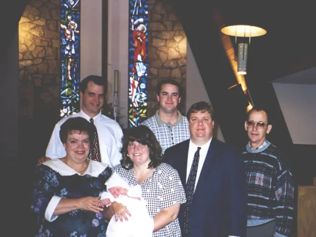 Jennifer Lyon, previously known as Jennifer Skillman and Hwei-Ming Lyon, is under scrutiny.