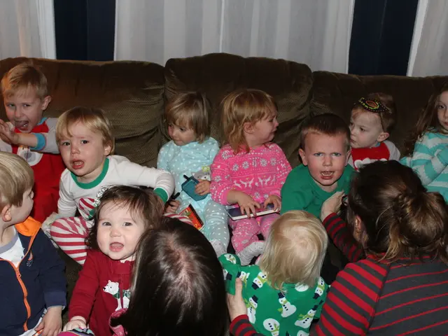 School Parents Advocate for Prohibition of Mobile Phones on Campus