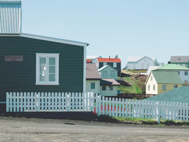 Earnings in Property Sales in Abu Dhabi: "Earning potentially as much as 80,000 Dirhams monthly in...